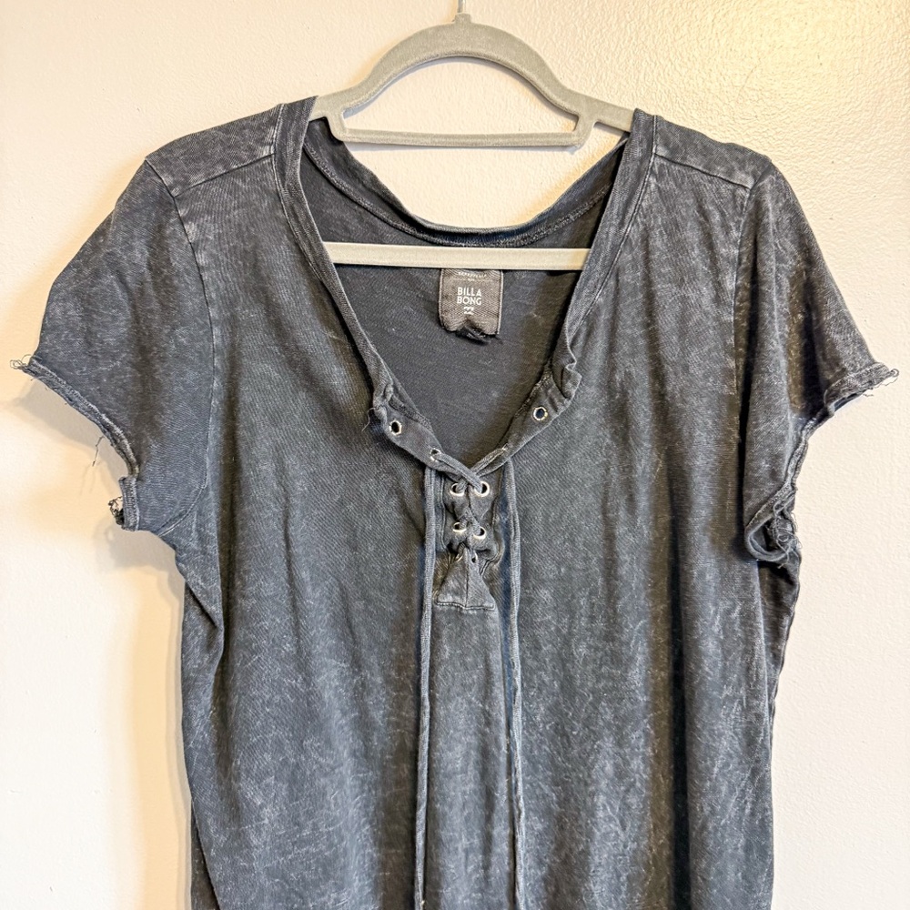 Billabong Black Acid Wash Lace Up Tee Size Large - Picture 2 of 5